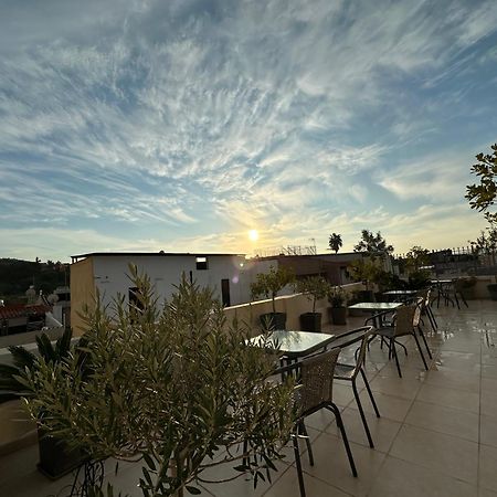 Theasis Athens Bed and Breakfast Buitenkant foto