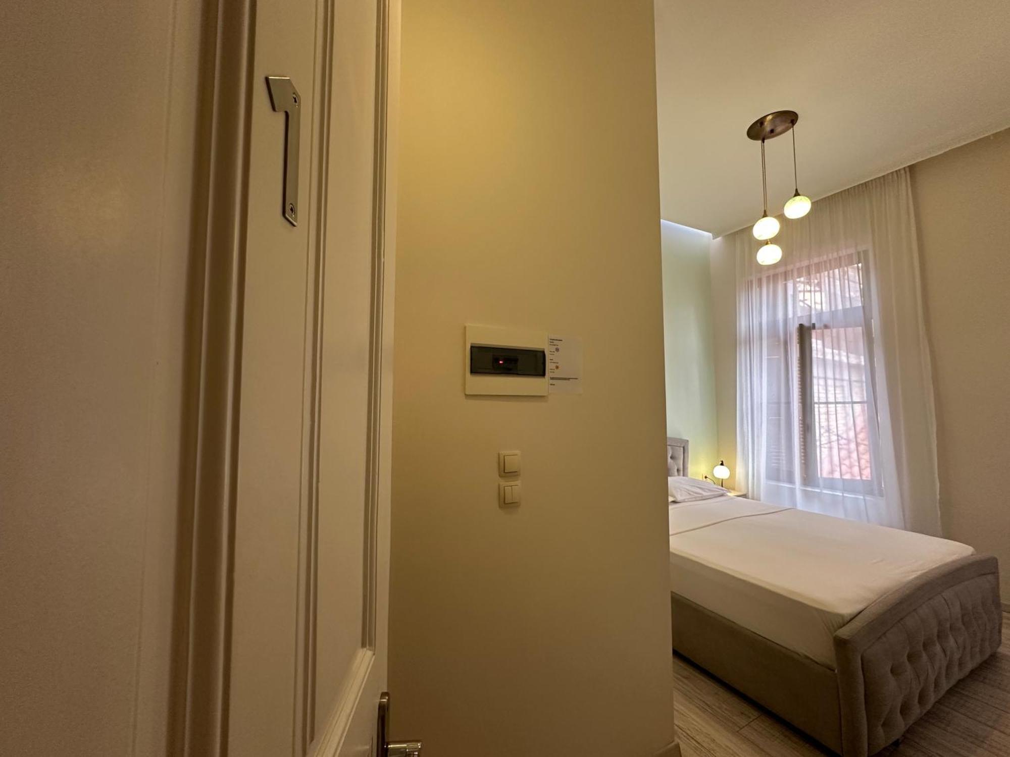 Theasis Athens Bed and Breakfast Buitenkant foto